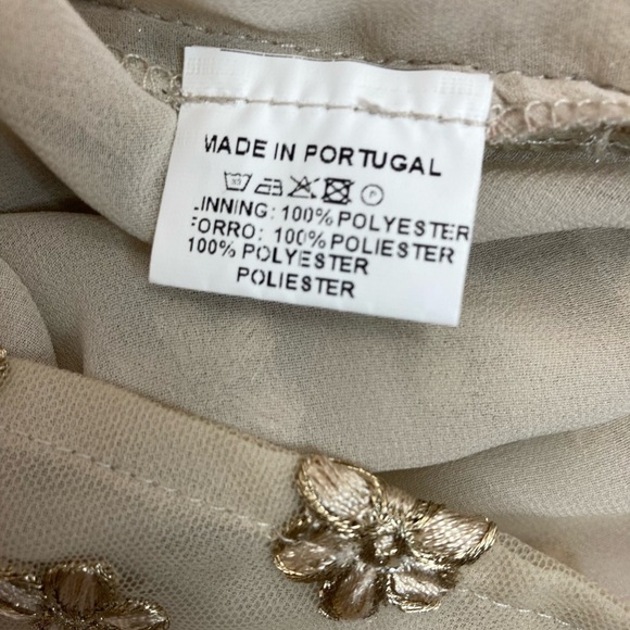 Vilagallo Embroidered Metallic Gold Blouse - Picture 10 of 12